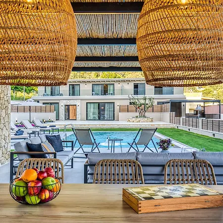 Avale Luxury فيلة