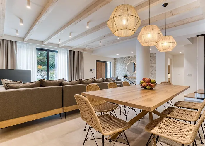 Avale Luxury Villa *