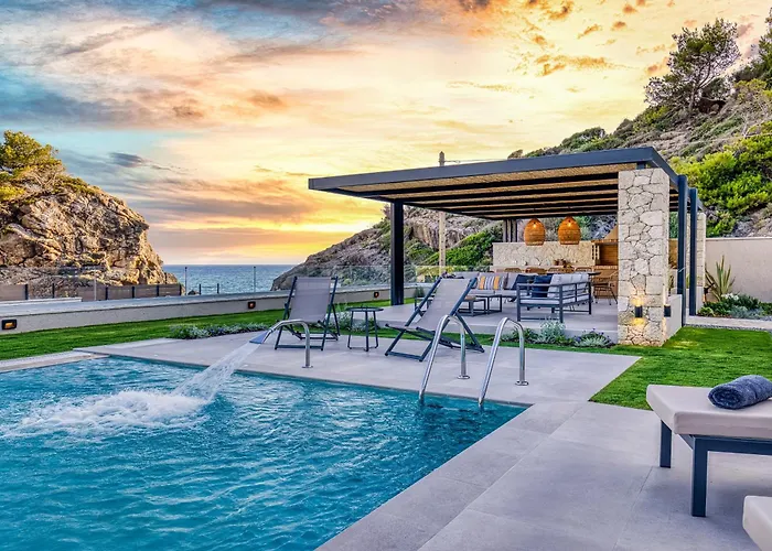 Avale Luxury *