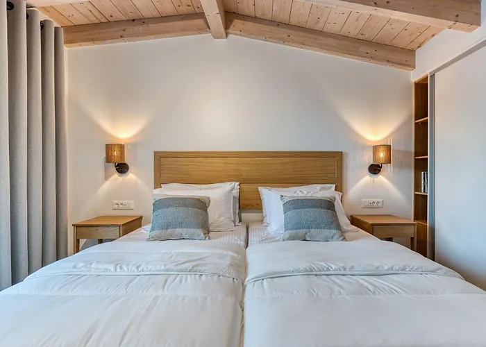 Avale Luxury Villa *