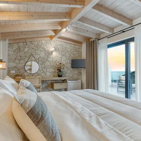 Avale Luxury *