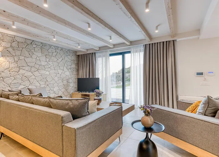 Avale Luxury Villa *