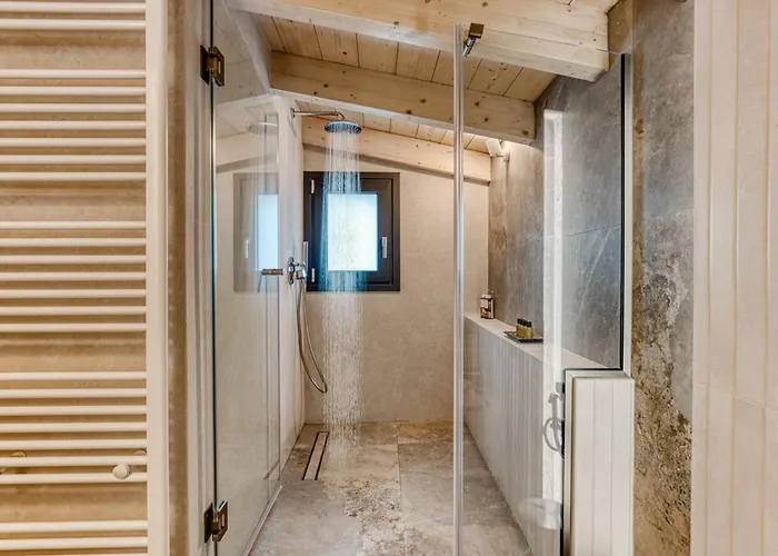 Avale Luxury Villa *