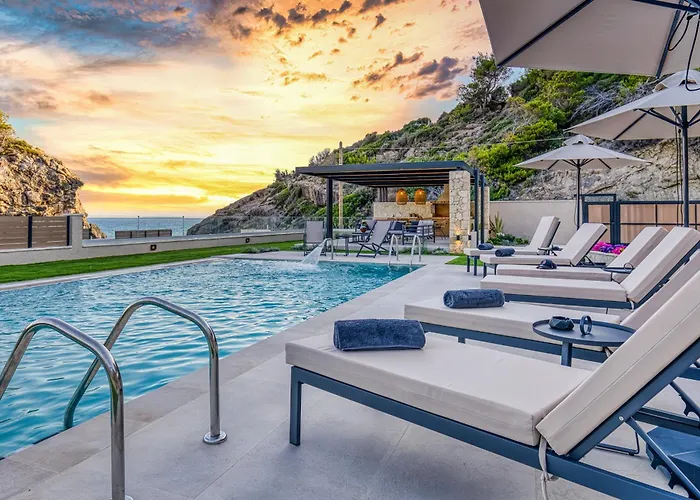 Avale Luxury