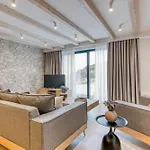 Avale Luxury Villa *